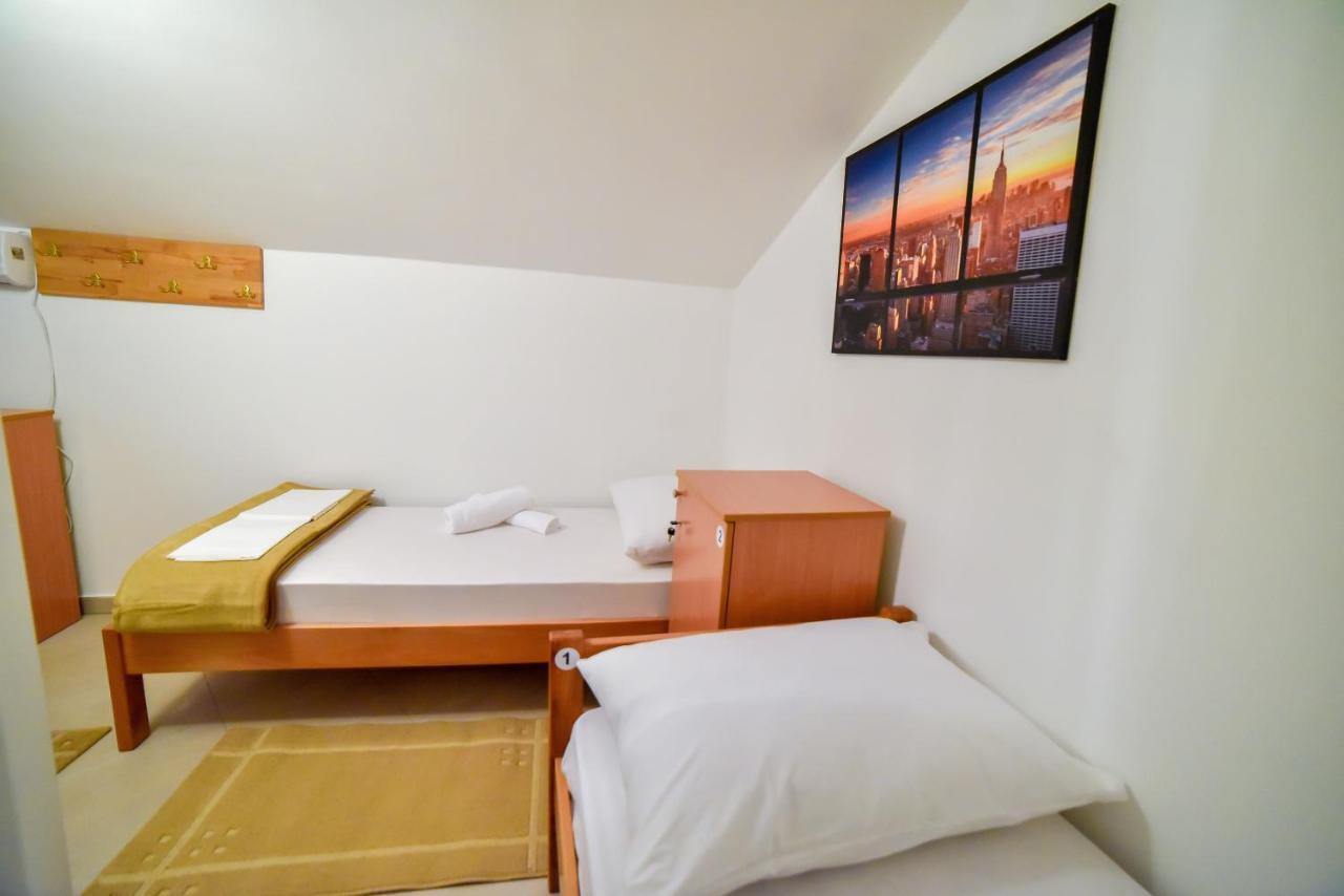 Hostel シニ エクステリア 写真