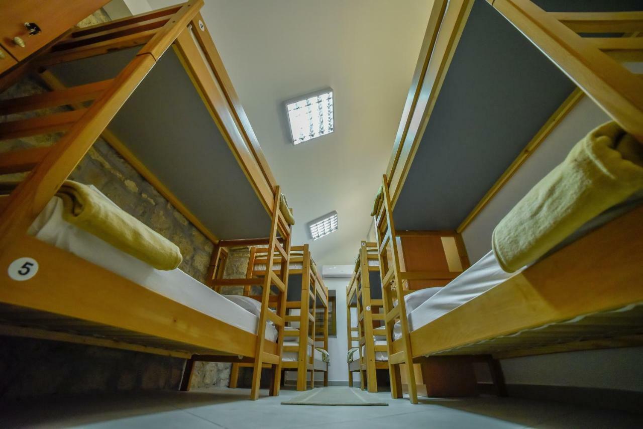 Hostel シニ エクステリア 写真